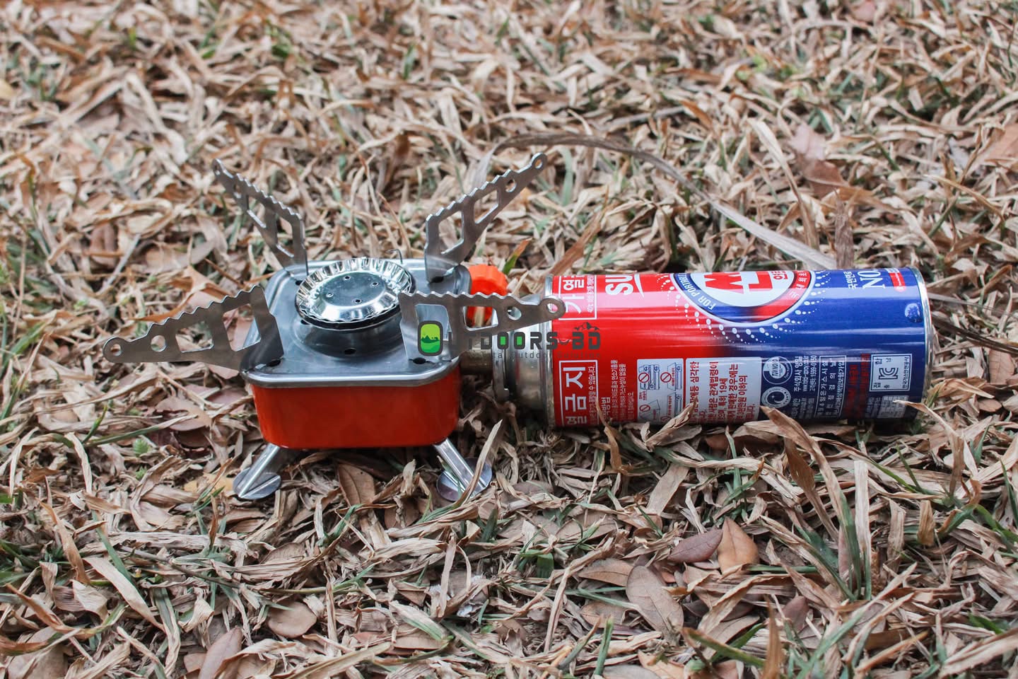 Card type mini camping stove & sun butane gas can combo offer